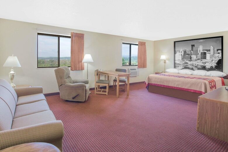 Motel Super 8 By Wyndham Altoona