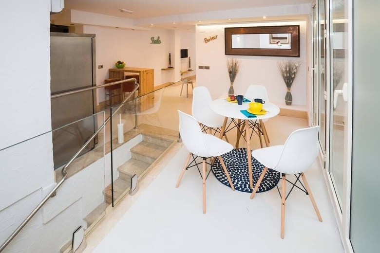 Hostal Y Hostel - Albergue Juvenil