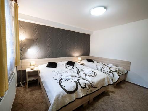 Hostal Penzion Almada