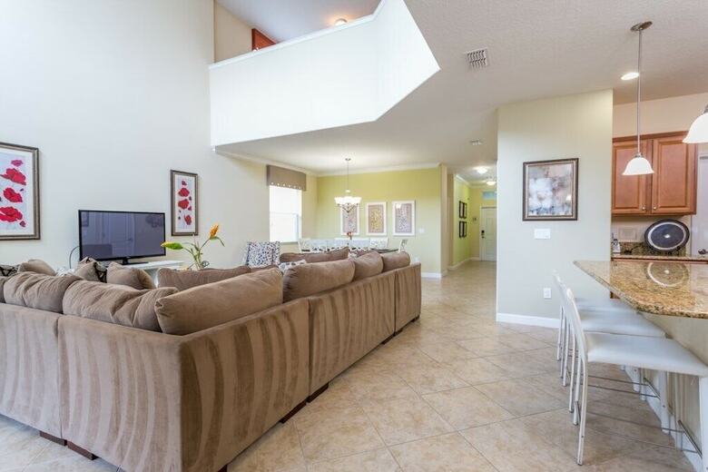 2954 Beach Palm Ave