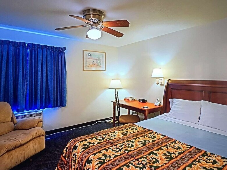 Hotel Ambassador Inn