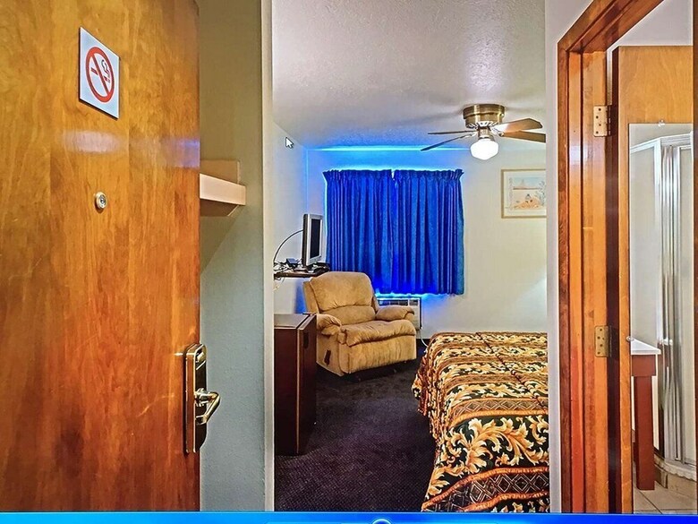 Hotel Ambassador Inn