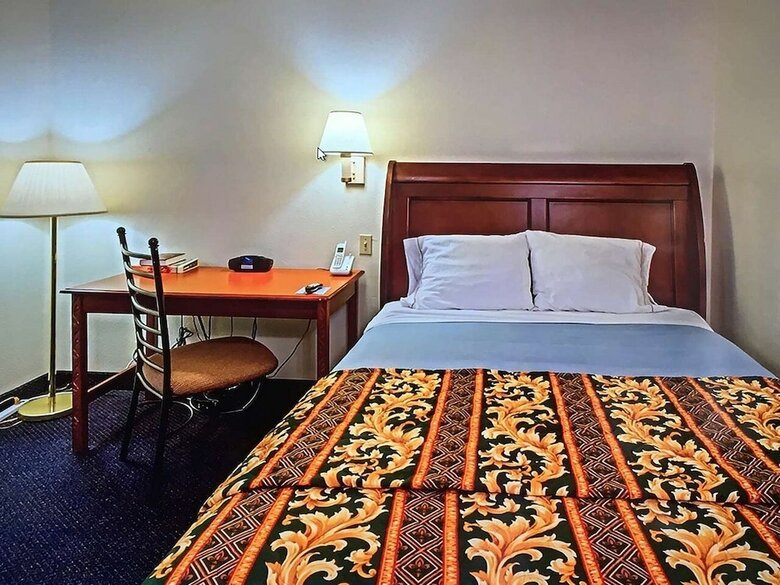 Hotel Ambassador Inn