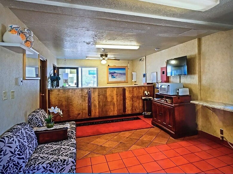 Hotel Ambassador Inn
