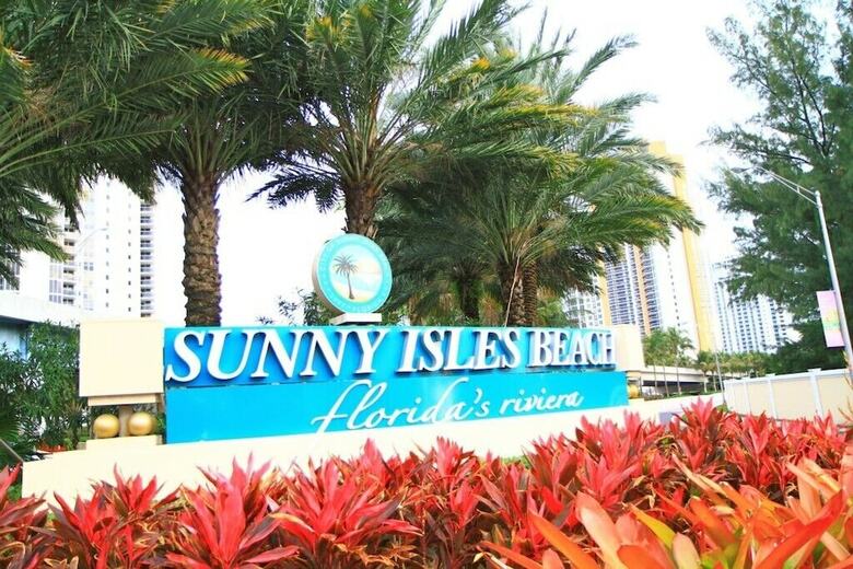2 Bedroom +den / 2 Bath Apart @ Ocean Reserve 426
