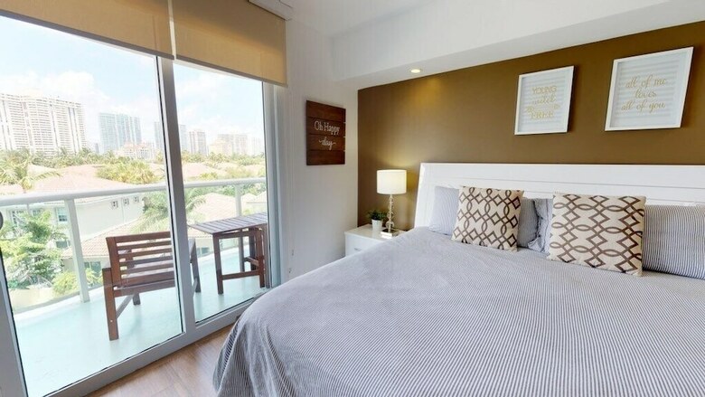 2 Bedroom +den / 2 Bath Apart @ Ocean Reserve 426