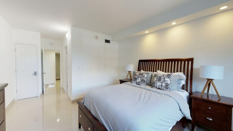 Premium 2 Bedroom + Den Apartment Or201