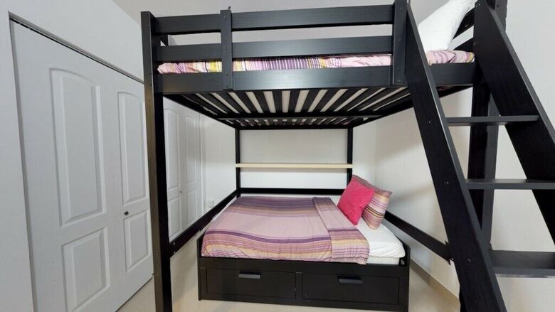 Premium 2 Bedroom + Den Apartment Or201