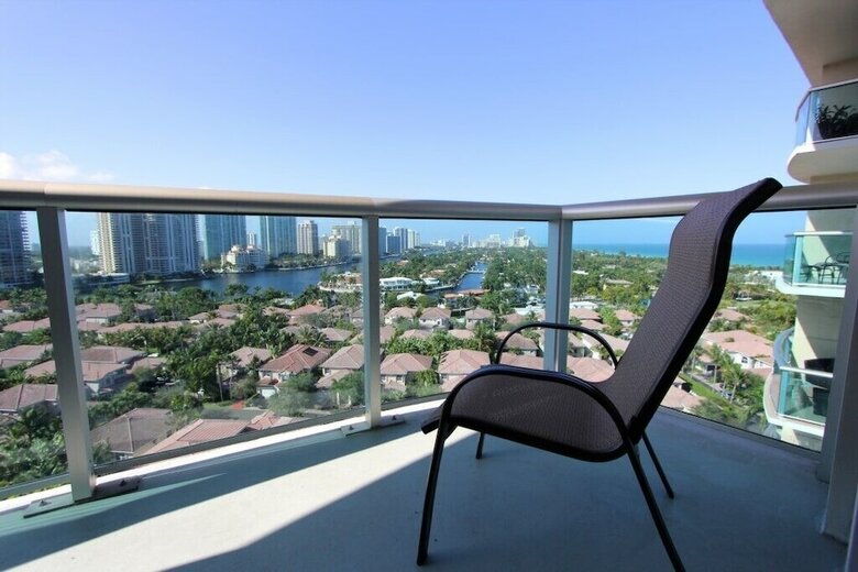 1 Bedroom Bay & Ocean View Or1520
