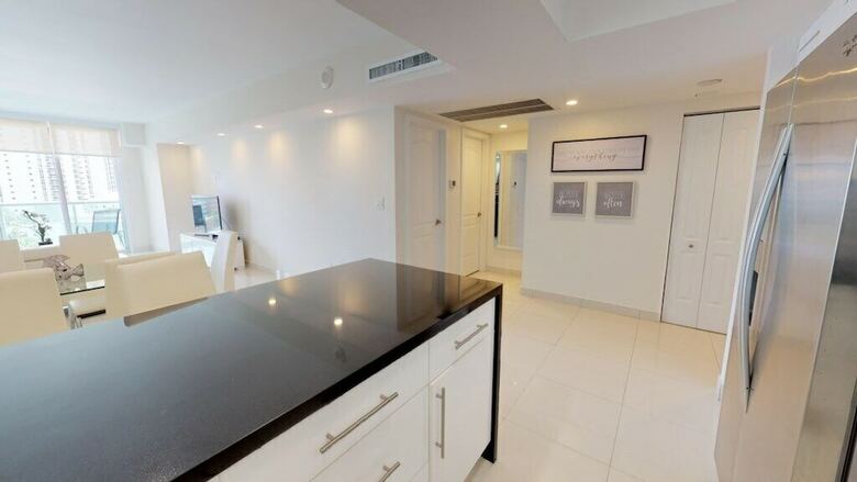 Premium 1 Bedroom +den Ocean View Or925