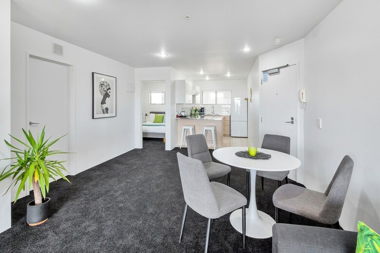 Stylish Central 2 Bedroom Apartment