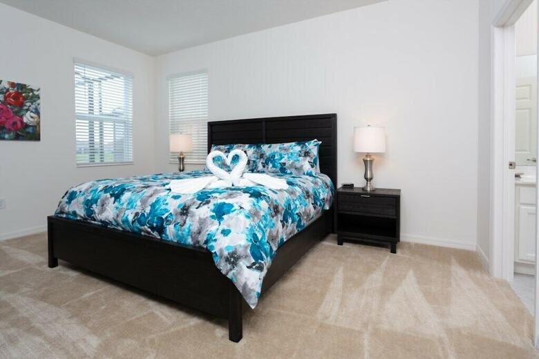 Villa Svv 003 - Providence Retreat 6 Bed Pool Home