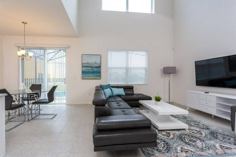 Villa Svv 003 - Providence Retreat 6 Bed Pool Home
