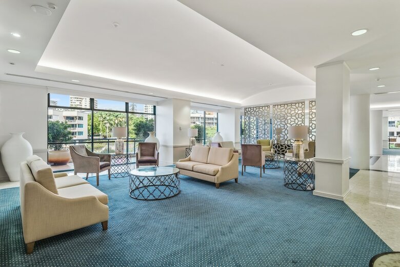 Central Dockside Apartment Hotel