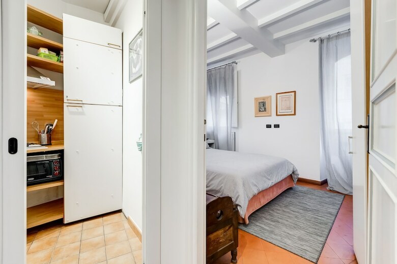 Apartment In Campo de Fiori With Netflix