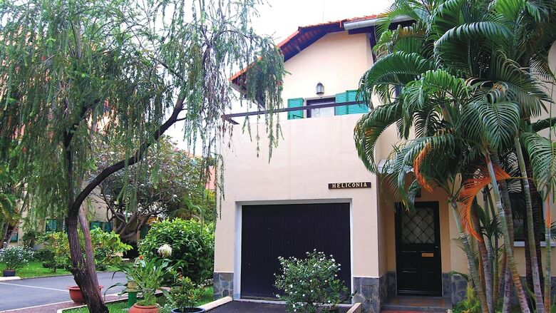 Aparthotel Saigon Village