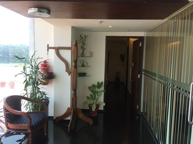 Flora Airport Hotel And Convention Centre Kochi