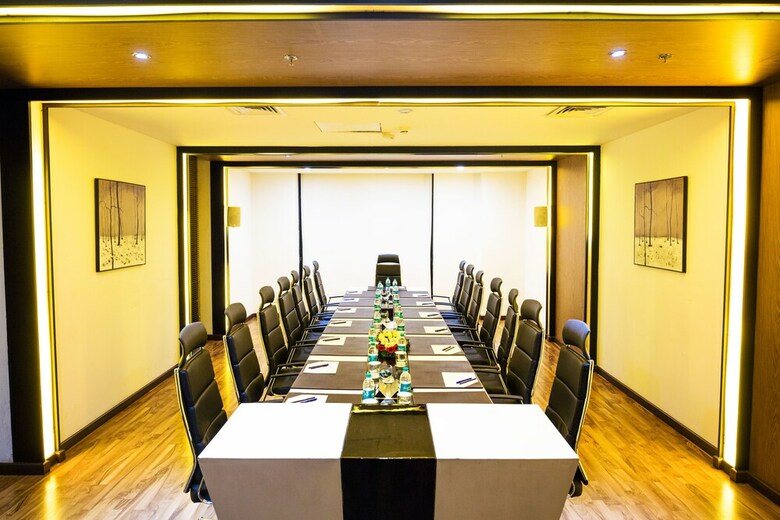 Flora Airport Hotel And Convention Centre Kochi