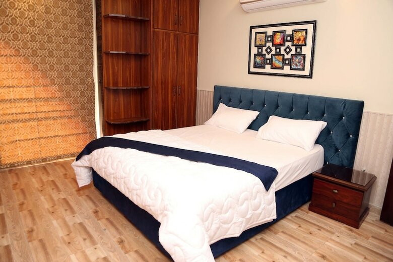 Bed & Breakfast Hak Mall Suites