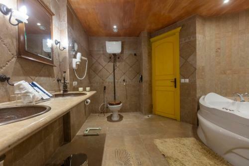 Royal Savoy Hotel And Villas