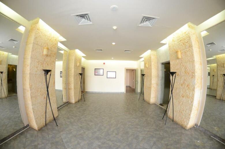 Hotel Rehana Royal Beach Resort & Spa