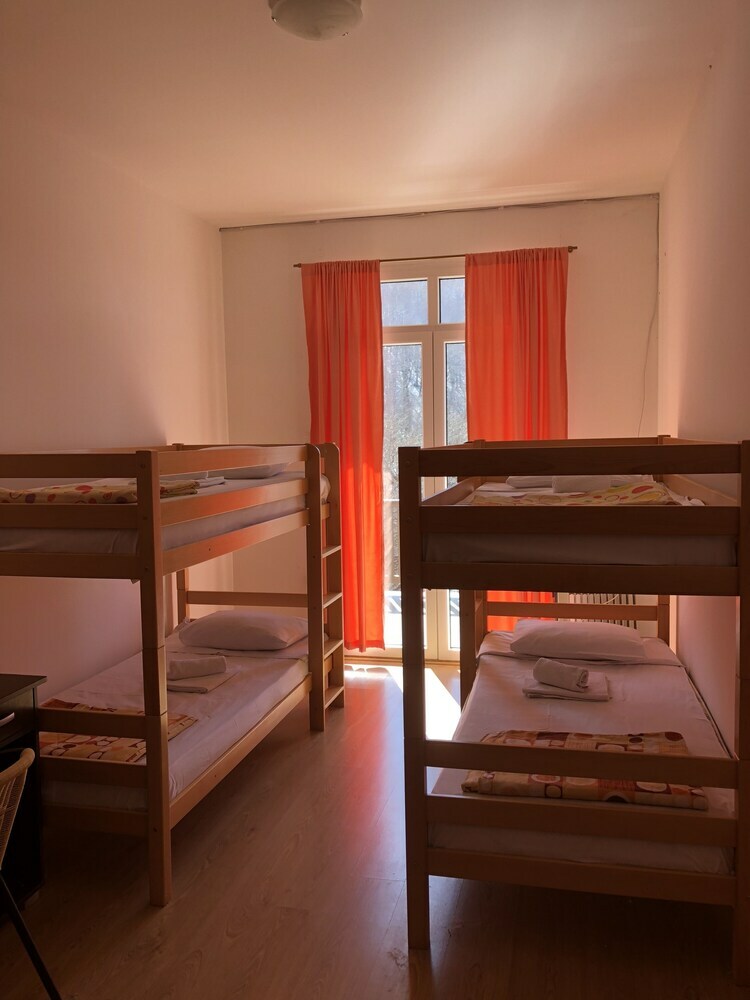 Hostal Vrbanj Crocus Hills