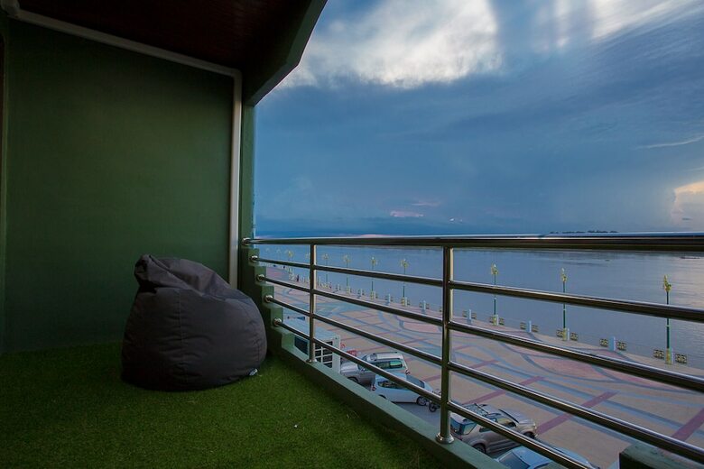 Hostal Around Hostel - Adults Only
