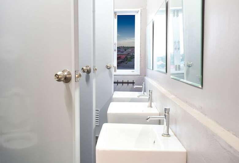 Hostal Around Hostel - Adults Only