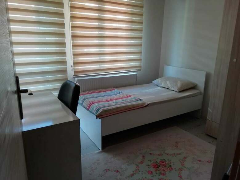 Yildiz Apart