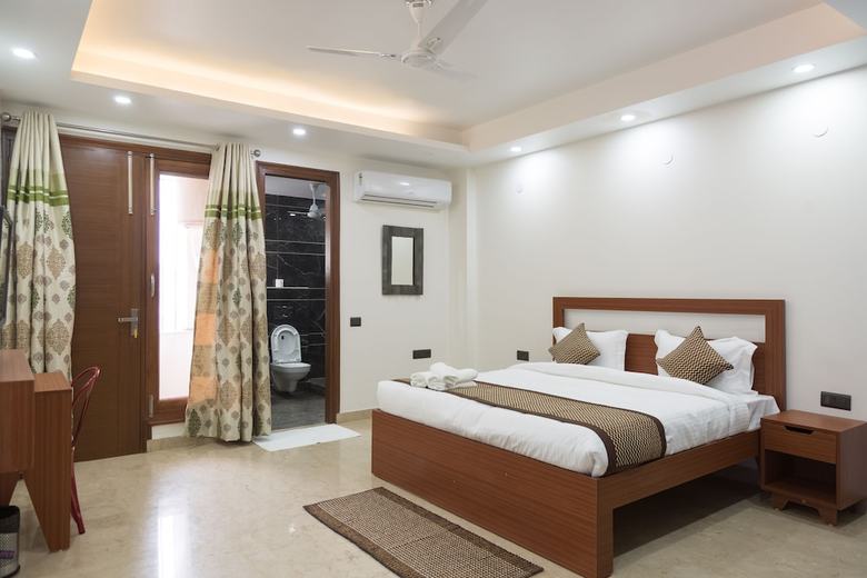 Bed & Breakfast Under My Roof Luxury Apartment