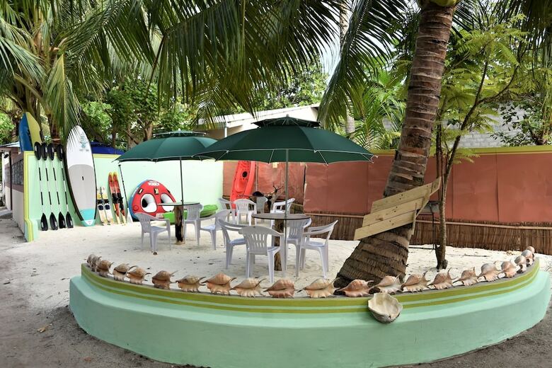 Hotel Kuri Beach View Inn