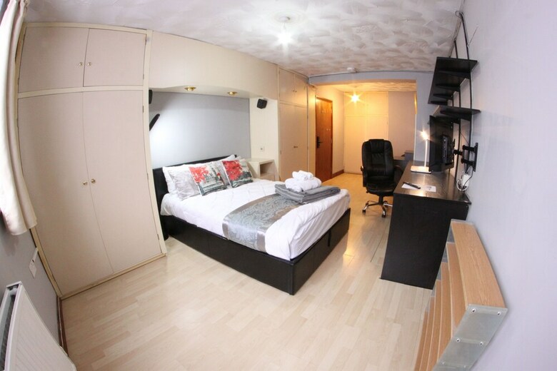 Hostal College Street Abode