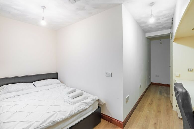 Hostal College Street Abode
