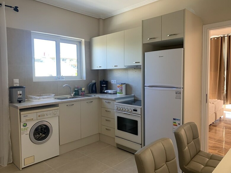 Spacious Renovated Apartment Marousi Kat