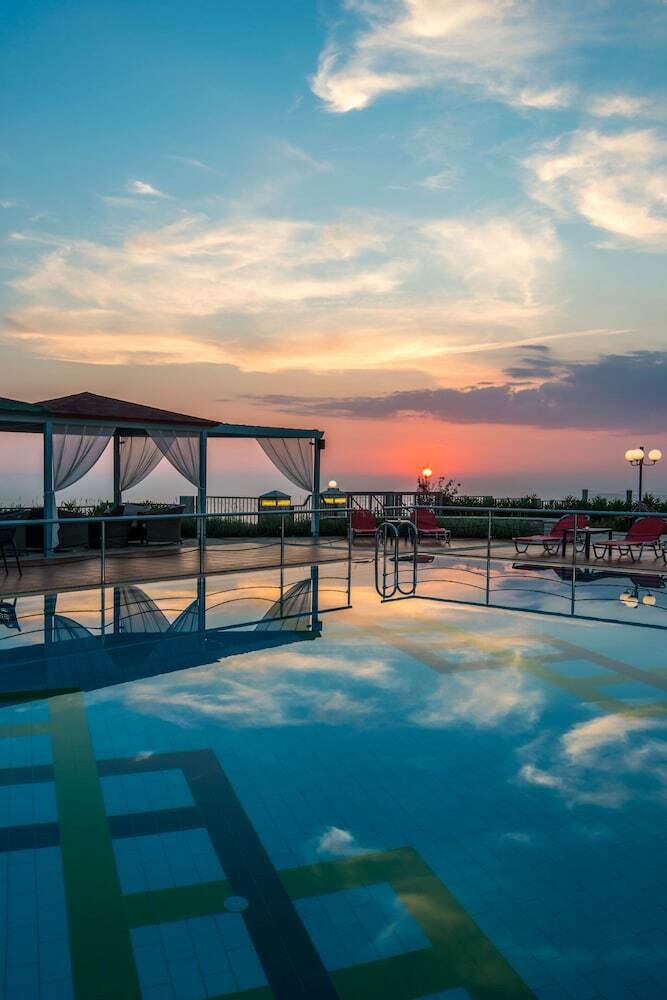 Enastron Villas