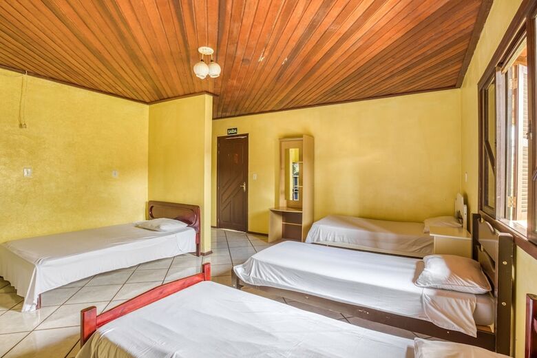 Oyo Hotel D'familia