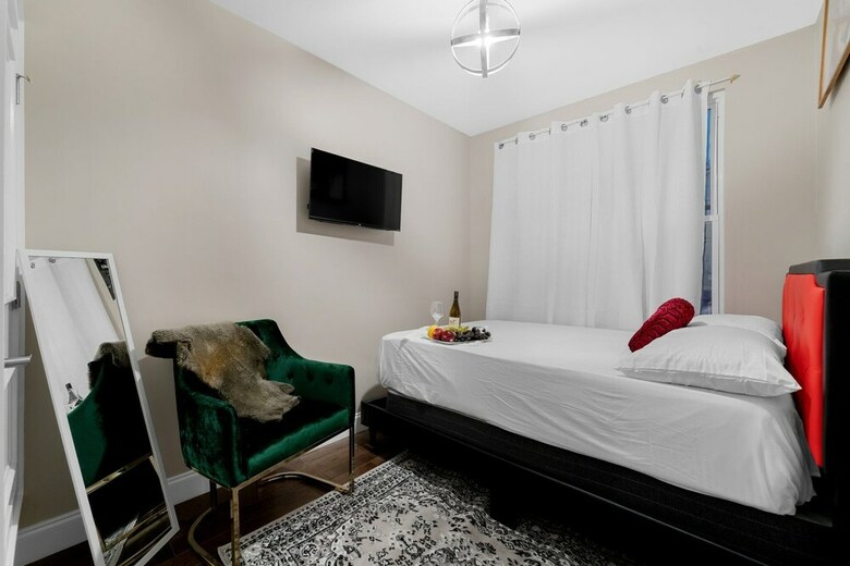 Emmanuel Luxury Living