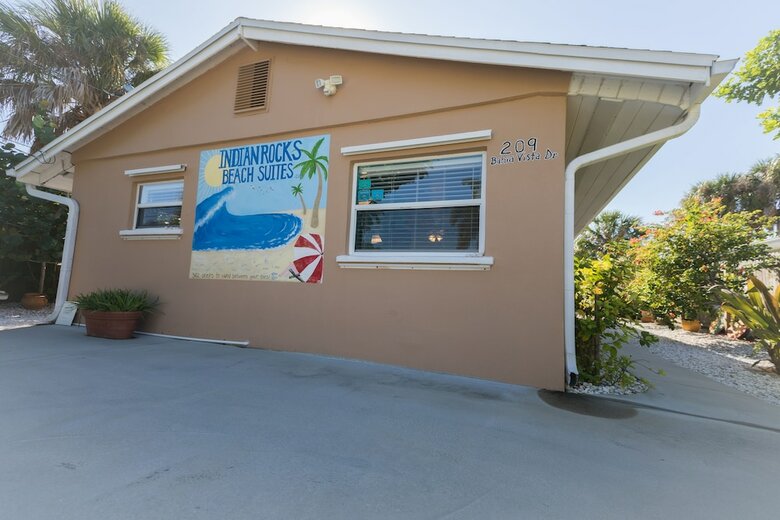 Apartamentos Indian Rocks Beach Suites