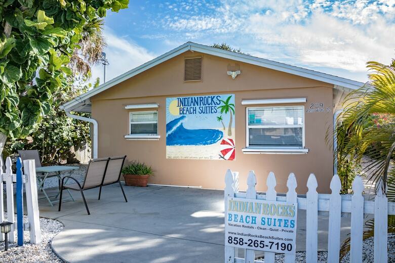 Apartamentos Indian Rocks Beach Suites