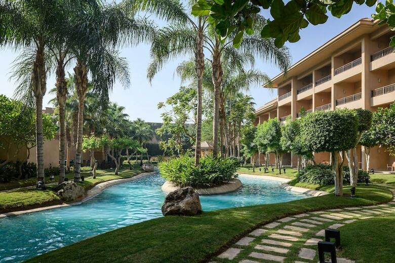 Hotel Dusit Thani Lakeview Cairo