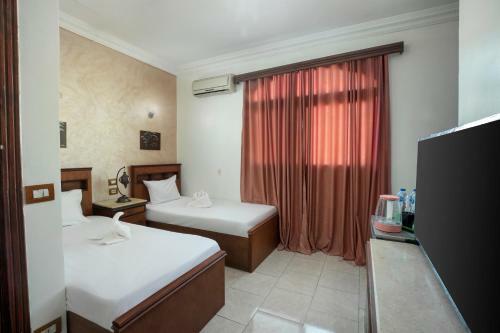 Albergue Pyramids Inn Motel