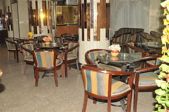 Happy City Hotel