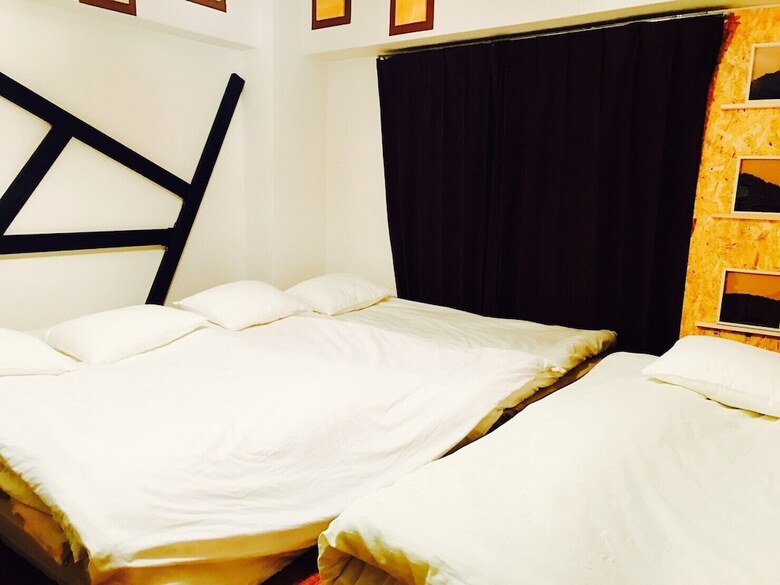 Local Hakozaki Apartment