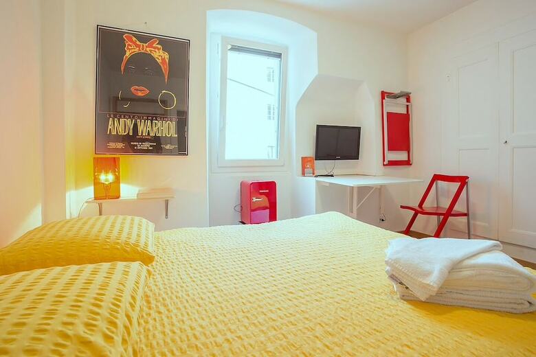 Hotel Midi Guestrooms