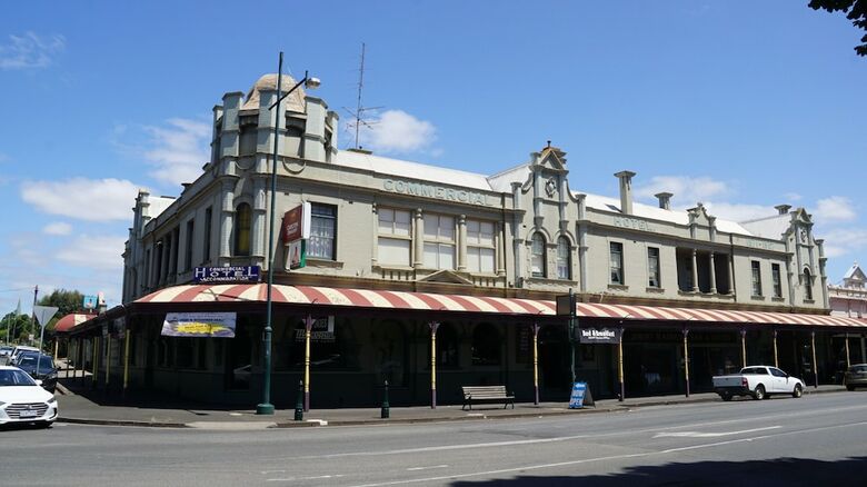 Madden's Commercial Hotel