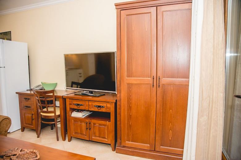 Fm Deluxe 1-bdr Apartment With Parking By Sozopol