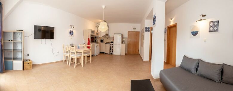 Fm Premium 1-bdr Apartment With Parking - Coral Joy