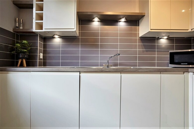 Meredith Way - Your Apartment