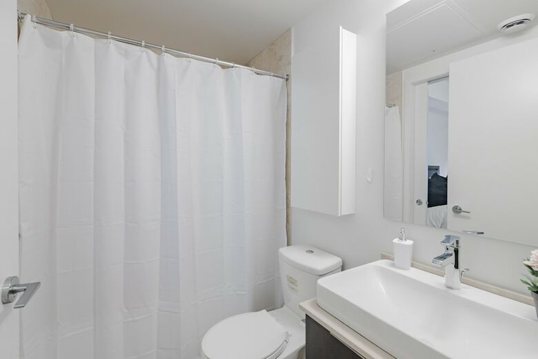 Sterling Suites - Financial District