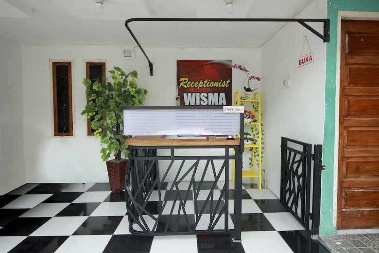 Hostal Spot On 2362 Wisma Ria